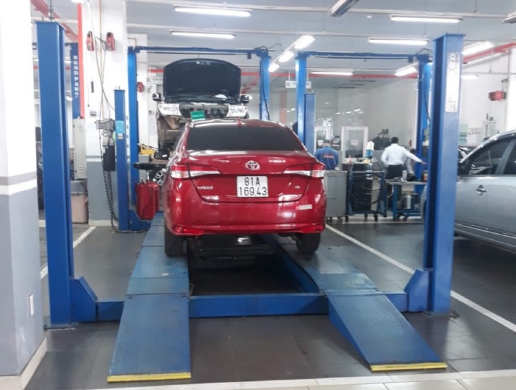 kiểm định an toàn thiết bị sàn nâng oto