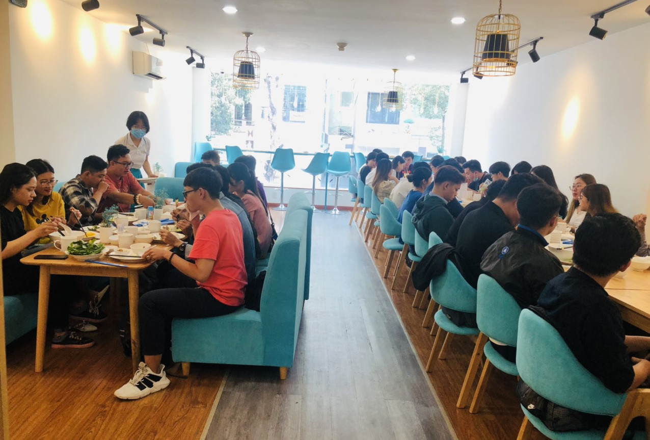 cơm trưa văn phòng