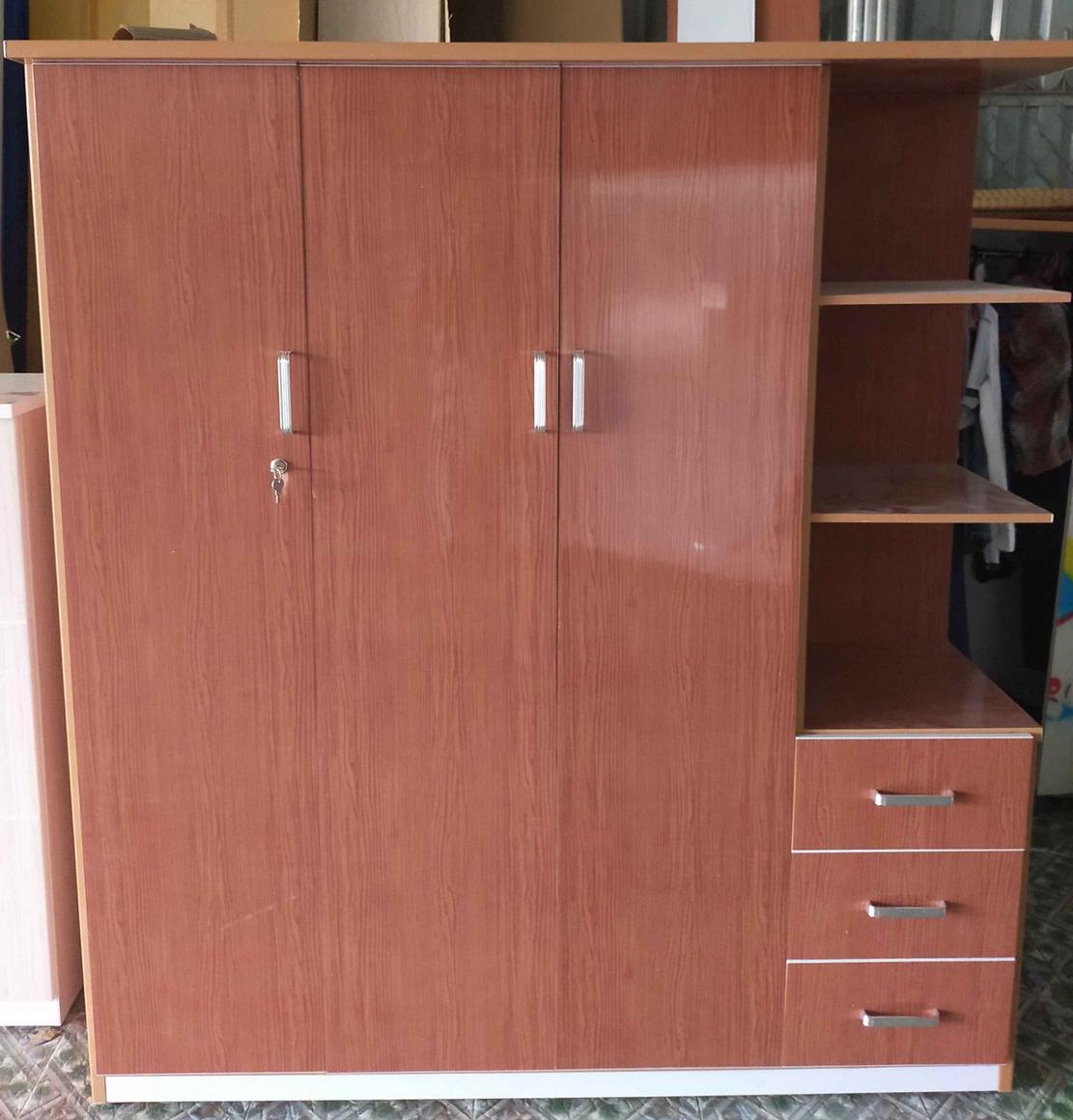 mẫu tủ nhựa đài loan 3 cánh