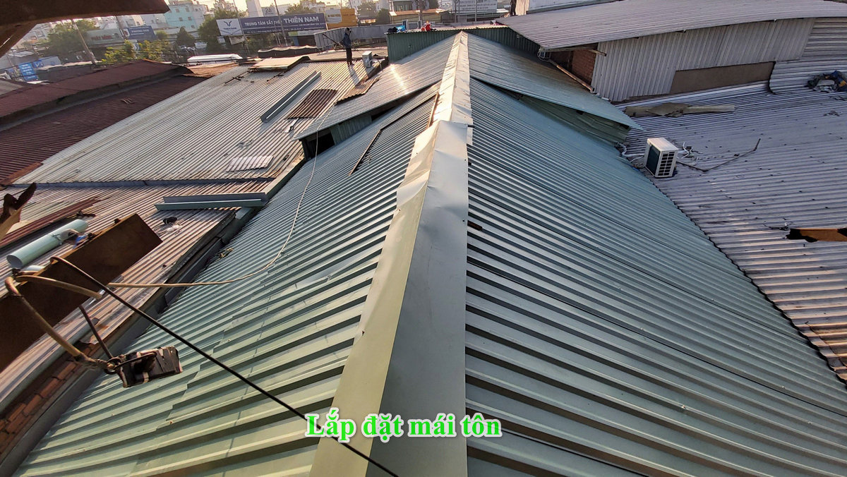 chuyên sửa mái tôn