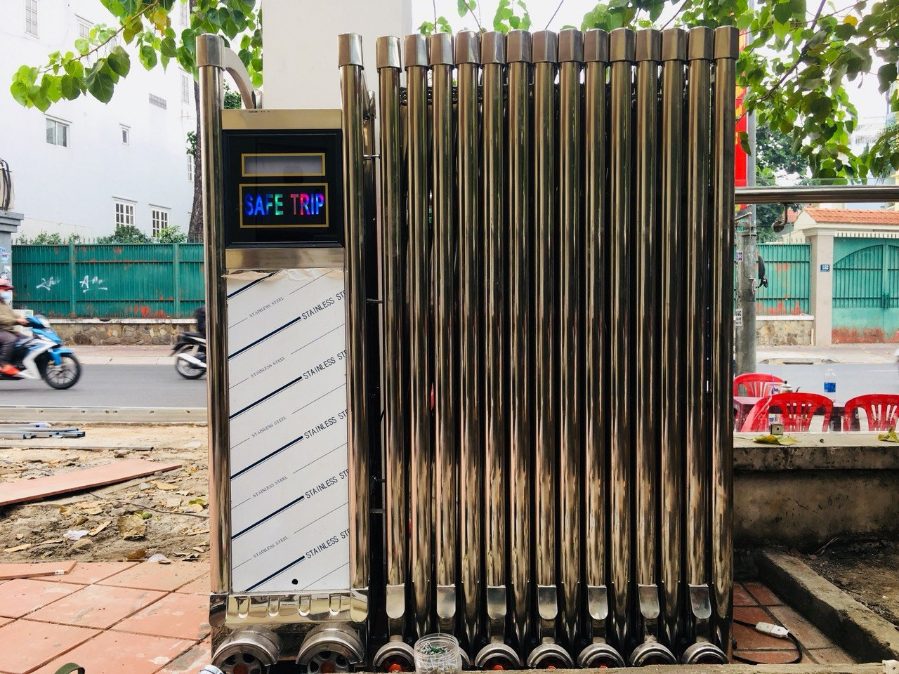 cổng tự động lùa