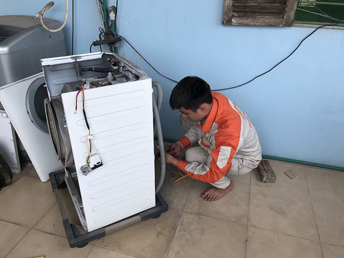 thợ sửa máy giặt