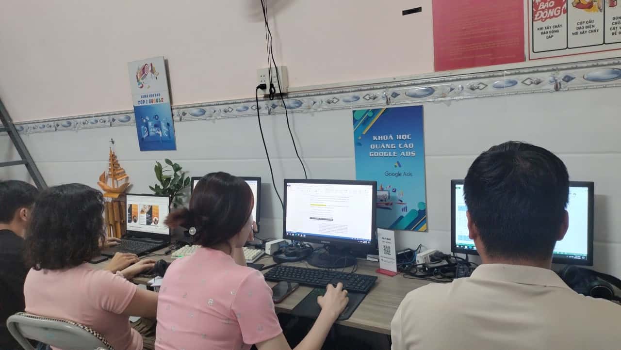 Trung tâm dạy thiết kế đồ họa