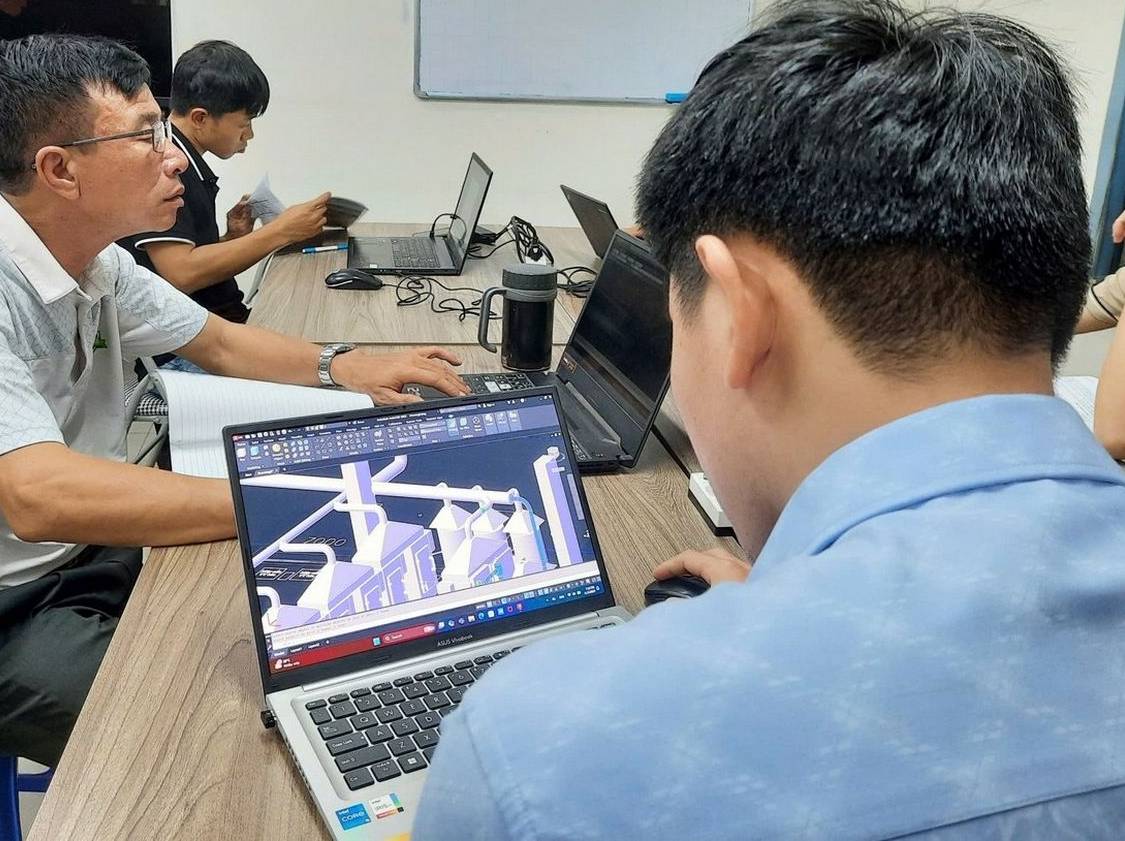 học viên thiết kế nội thất bằng phần mềm AutoCAD 3D