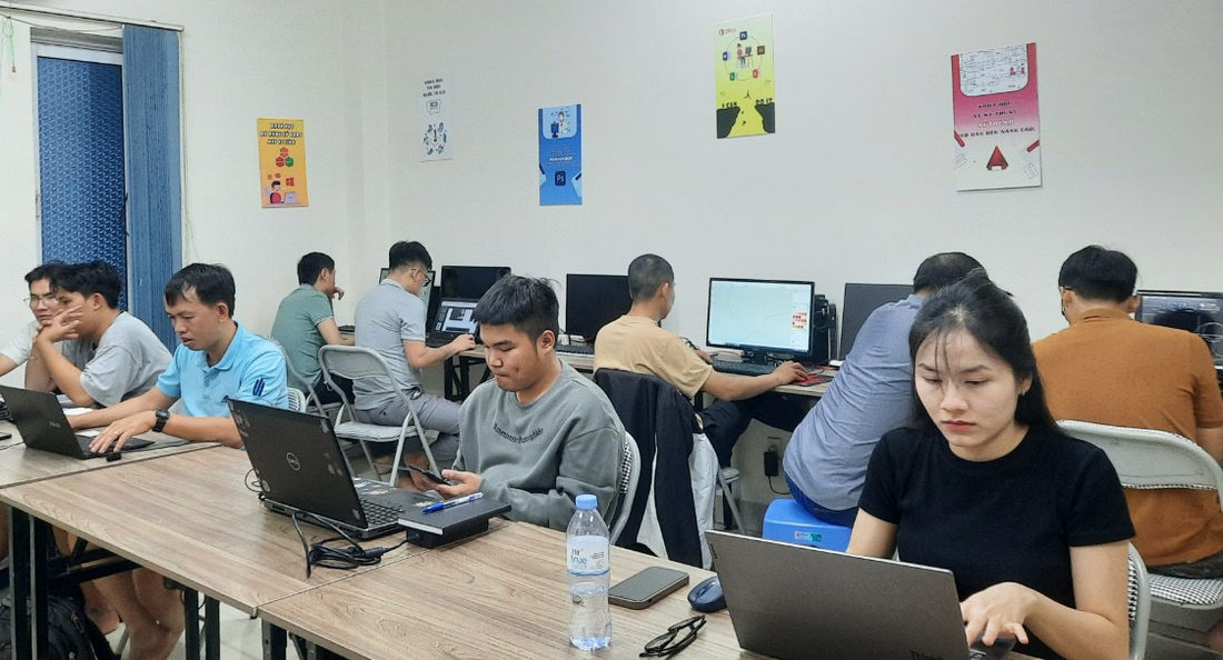 Lợi Ích Khi Bạn Tham Gia Khóa Học Ứng Dụng AI Trong Công Việc